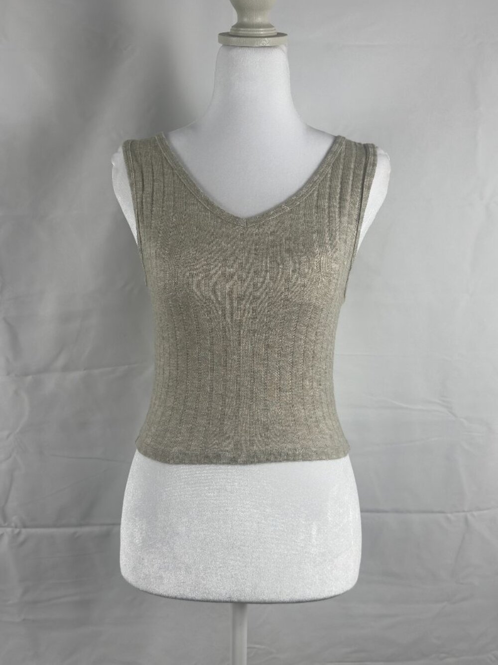 Zenana Ribbed V‑Neck Sleeveless Top – S/M/L Available NWT, BTS, Fall